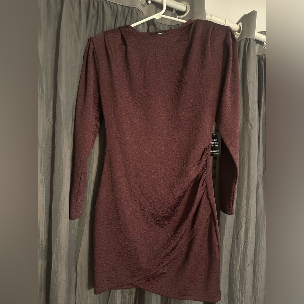 Express dress with built in shoulder pads
